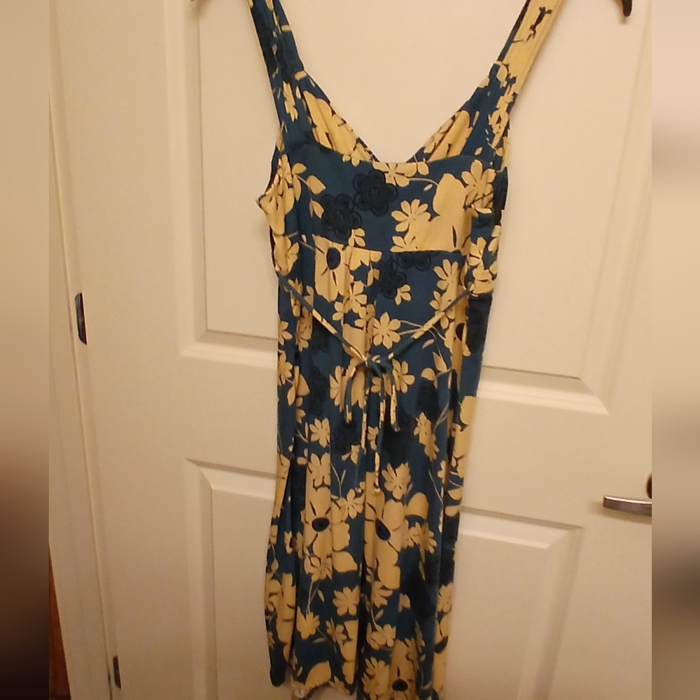 Faded glory, large, navy and yellow